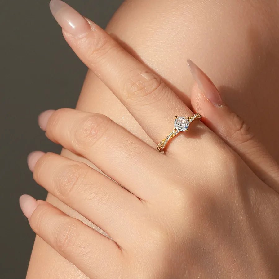 Éternelle Prong™ S925 Four - Prong Zircon Ring - Nikoleit